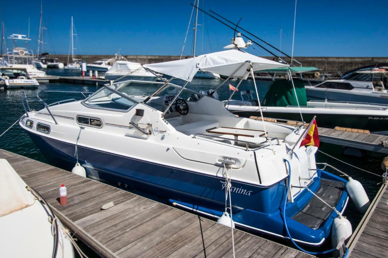 Отель Cozy Boat To Unwind By The Ocean Пуэрто-Калеро Экстерьер фото