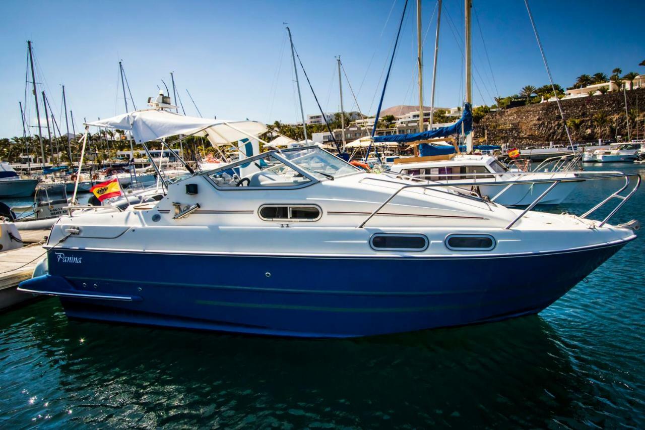 Отель Cozy Boat To Unwind By The Ocean Пуэрто-Калеро Экстерьер фото